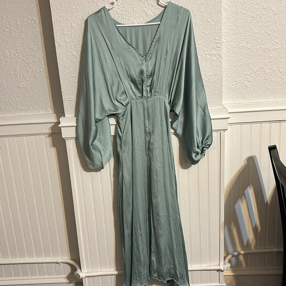 Women’s ASTR The Label Blue Silk Dress - Picture 4 of 7